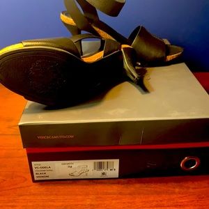 7M Blk Leather Heeled Sandal Vince Camuto